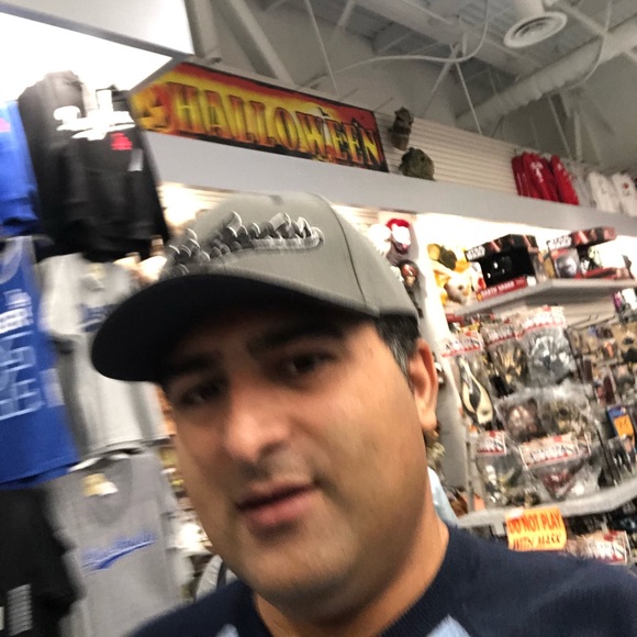 Meet your Posher, Omid - Picture 1 of 1